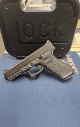 Wilson Combat Vickers Elite G17 Gen5 9MM LUGER (9X19 PARA) - 2 of 3