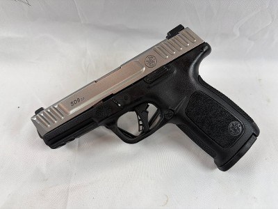 SMITH & WESSON SD9 2.0 9MM LUGER (9x19 PARA)