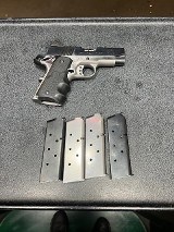 SPRINGFIELD ARMORY V10 Ultra Compact .45 ACP - 2 of 3