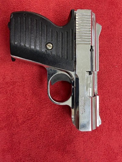 LORCIN ENGINEERING CO L25
.25 ACP