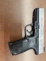 SMITH & WESSON SD40 VE .40 S&W - 2 of 3