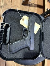 GLOCK G17 GEN 4 9MM LUGER (9X19 PARA) - 2 of 2