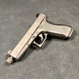 GLOCK G17 Gen 2 9MM LUGER (9x19 PARA) - 2 of 3
