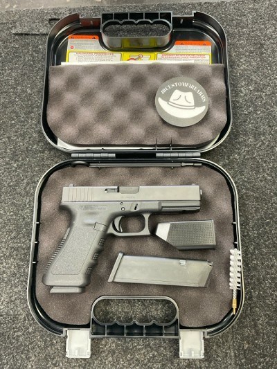 GLOCK 17 9MM LUGER (9x19 PARA)