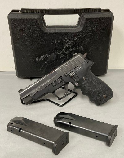 SIG SAUER P226 9MM LUGER (9x19 PARA)