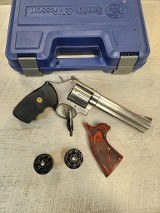 SMITH & WESSON 686-8 .357 MAG - 2 of 2