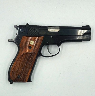 SMITH & WESSON 39-2 9MM LUGER (9x19 PARA)