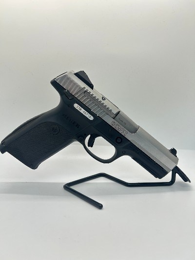 RUGER SR9 9MM LUGER (9x19 PARA)