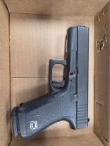 GLOCK G23 GEN 2 .40 S&W - 2 of 3