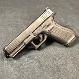 GLOCK G22 GEN 5 .40 S&W - 2 of 3