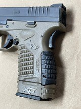 SPRINGFIELD ARMORY xds-40 .40 S&W - 3 of 3