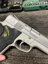 SMITH & WESSON 4043 .40 S&W - 3 of 3