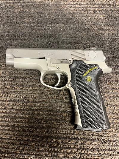 SMITH & WESSON 4043 .40 S&W