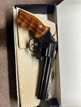 SMITH & WESSON 16-4 .32 MAG