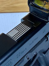 GLOCK 22 GEN 5 .40 S&W - 2 of 3