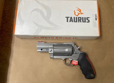 TAURUS M513 .45lc / .410