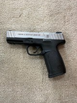 SMITH & WESSON SD40 VE .40 S&W