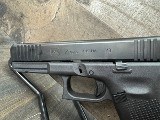 GLOCK 22 GEN 5 40 Smith & Wesson - 2 of 3