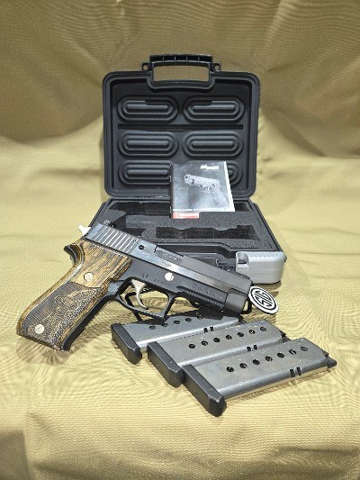 SIG SAUER P220 .45 ACP