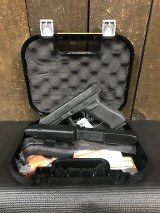 Glock G22 Gen4 (FACTORY REBUILD) .40 S&W