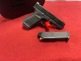 GLOCK 19 G19 GEN 5 COMPACT 9MM GLOCK NIGHT SIGHTS 9MM LUGER (9x19 PARA)