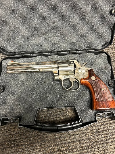 SMITH & WESSON 586 No Dash Nickel .357 MAG