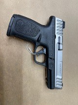 SMITH & WESSON SD40 .40 S&W - 2 of 3