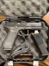GLOCK 17 GEN 5 9MM LUGER (9x19 PARA)