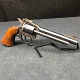 H&R 686 .22 LR - 3 of 3