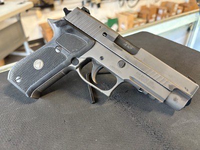 SIG SAUER P220 .45 ACP