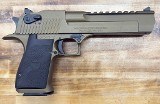 MAGNUM RESEARCH Desert Eagle .50 AE - 2 of 3