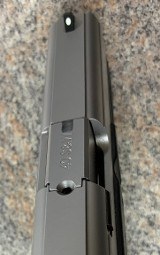 SMITH & WESSON SD40 VE .40 S&W - 3 of 3