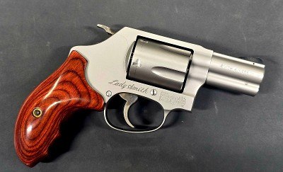 SMITH & WESSON 60-14 Lady Smith .38 SPECIAL/.357 MAGNUM