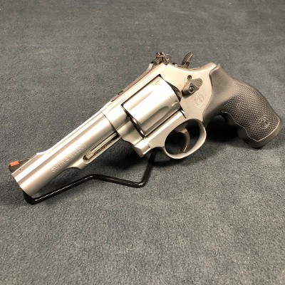 SMITH & WESSON 69 COMBAT MAGNUM .44 MAGNUM