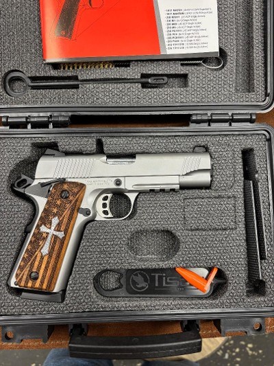 TISAS 1911 CARRY .45 ACP