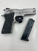 SMITH & WESSON 5906 9MM LUGER (9x19 PARA)