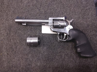 RUGER NEW MODEL SINGLE SIX .22 LR/.22 WMR