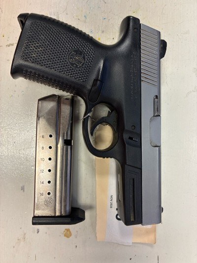 SMITH & WESSON SW9VE 9MM LUGER (9x19 PARA)