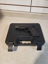 TAURUS 1911 45 ACP .45 ACP - 2 of 3