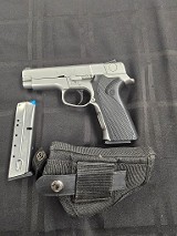 SMITH & WESSON 4046 .40 S&W - 2 of 3