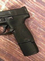 SMITH & WESSON M&P 9 SHIELD M2.0 Extended Mag 9MM LUGER (9x19 PARA) - 2 of 3