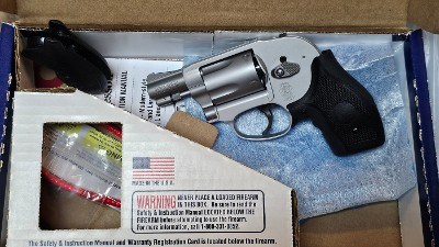 SMITH & WESSON MODEL 638-2 HUMP BACK .38 SPL