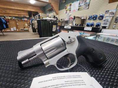 SMITH & WESSON 642 AIRWEIGHT .38 SPL