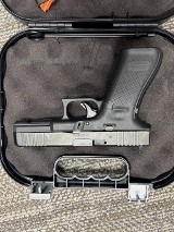 GLOCK 17 GEN 5 9MM LUGER (9X19 PARA) - 1 of 2