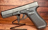 GLOCK 17, G17 Gen 5 9MM LUGER (9x19 PARA) - 1 of 3