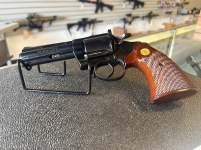 COLT DIAMONDBACK .38 SPL