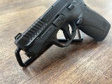SMITH & WESSON BODYGUARD 2.0 .380 ACP - 2 of 3