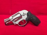 SMITH & WESSON 638-3 .38 SPL - 1 of 3