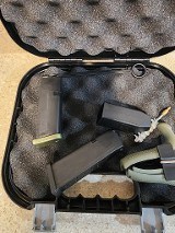 GLOCK G23 GEN 4 .40 S&W - 1 of 3