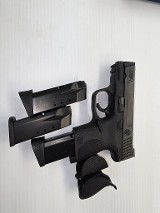 SMITH & WESSON M&P 40 .40 CALIBER